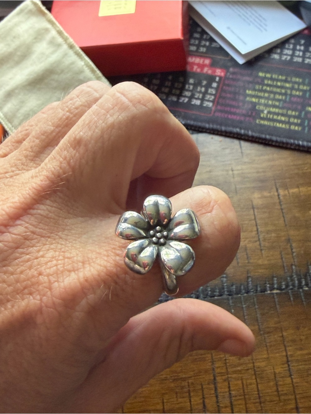 Retired James Avery sterling silver "April Flower" ring